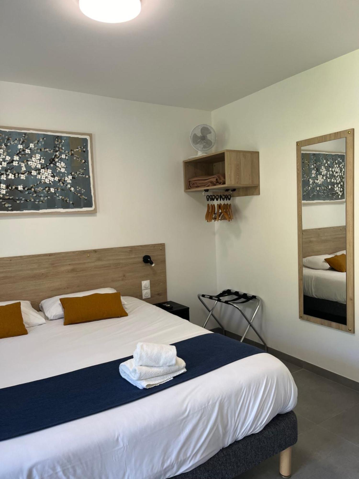 Hotel Cit'hotel Les Eleis Saint-Martin-de-Fraigneau